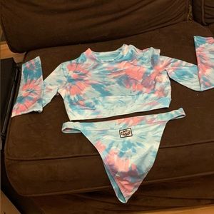 Lazy Wave Water Wear
